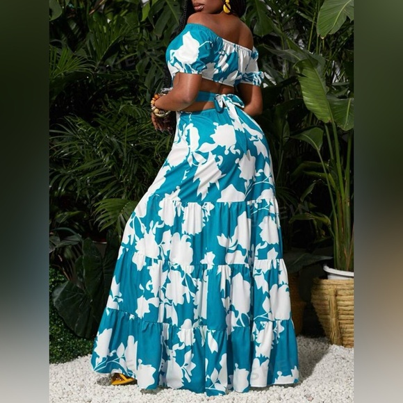 NWT - A fun summer, early fall floral dress. - Picture 2 of 4